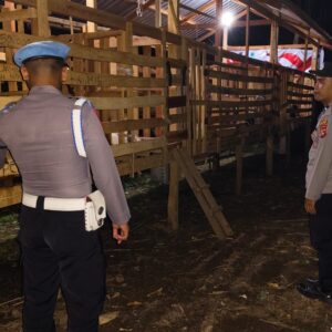 Keamanan Terjamin: Hasil Patroli KRYD Polsek Lembar di Desa Jembatan Gantung