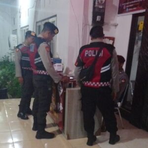 Polres Lombok Barat Pastikan Keamanan Pemilukada dengan Patroli Malam