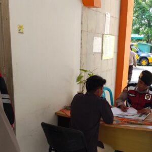 Patroli di Kantor KPU, Polres Lombok Barat Siap Amankan Pemilukada 2024