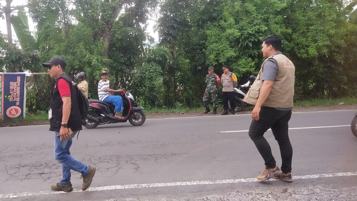 Pilkada Damai, Penertiban APK di Labuapi Lombok Barat Berjalan Mulus