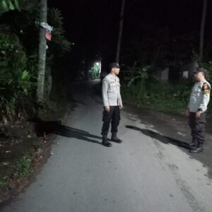 Cegah Balap Liar dan Pencurian, Polsek Batulayar Patroli Rutin Setiap Malam