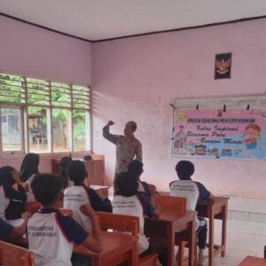 Mencegah Bullying dan Narkoba: Polsek Sekotong Hadirkan Edukasi di SMPN 2 Sekotong