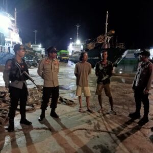 Polsek Kawasan Pelabuhan Laut Bima Laksanakan Patroli Rutin di Areal Dermaga Pelabuhan Laut Bima