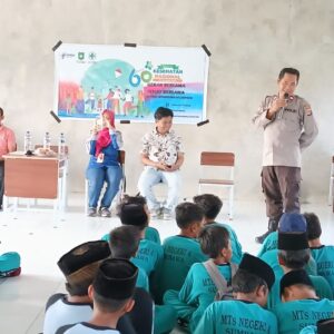 Kanit Binmas Polsek Plampang Lakukan Sosialisasi dan Penyuluhan Hukum oleh di MTs N 4 Sumbawa