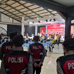 Polres Sumbawa Barat Turunkan 200 Personel, Debat Publik Pilkada Sumbawa Barat Berlangsung Aman
