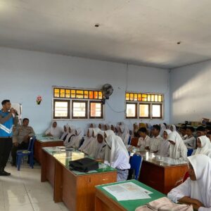 Bag SDM Polres Bima Kota Sosialisasikan Rekrutmen Bakomsus Pertanian T.A. 2025 di SMK Negeri Wera