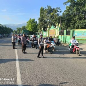 Polsek Rasanae Barat Gelar Pengaturan Rawan Pagi di Titik Rawan Kemacetan dan Pelanggaran Jalur