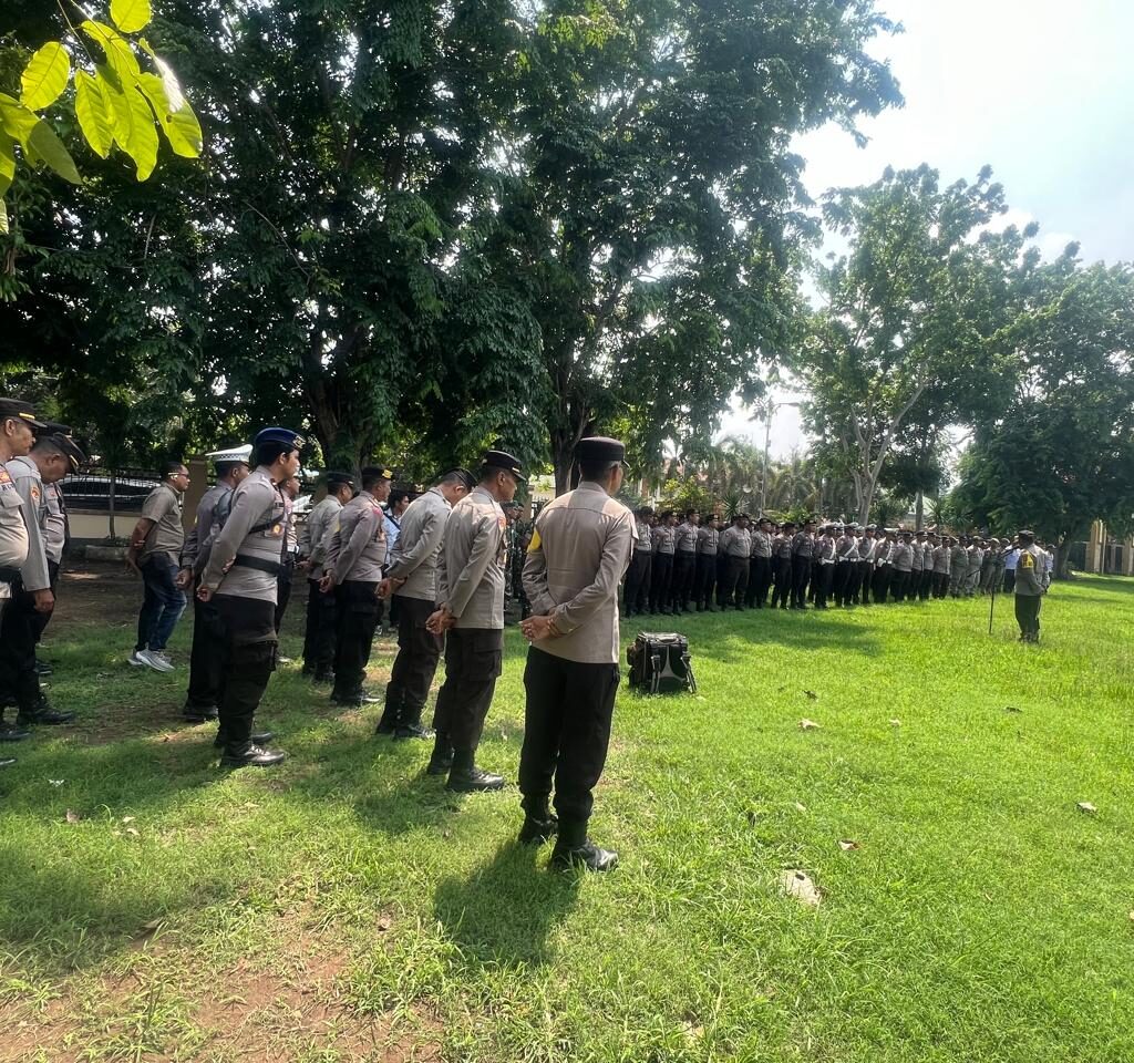 Kapolres Dompu Bersama Dandim 1614 Dompu Pimpin Apel Pengamanan Debat Kedua Pilkada Dompu 2024-2029