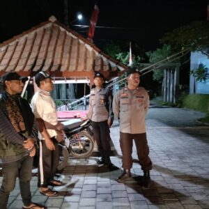 Polsek Labuapi Gencar Patroli Malam, Sekaligus Kampanye Anti Narkoba