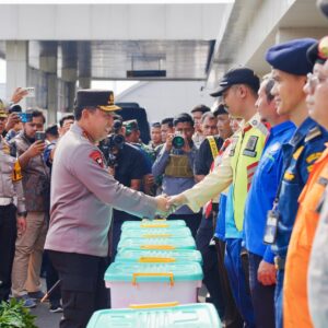 Kapolri Pastikan pengamanan, Kelayakan Kapal, dan Mitigasi Bencana Libur Natal dan Tahun Baru