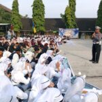 Sat Lantas Polres Loteng Sosialisasikan Aturan Lalu-lintas di Kalangan Pelajar.