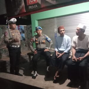 Malam di Dsan Baru: Polisi Blusukan, Ungkap Pesan Penting Soal Kamtibmas dan Anti Narkoba!