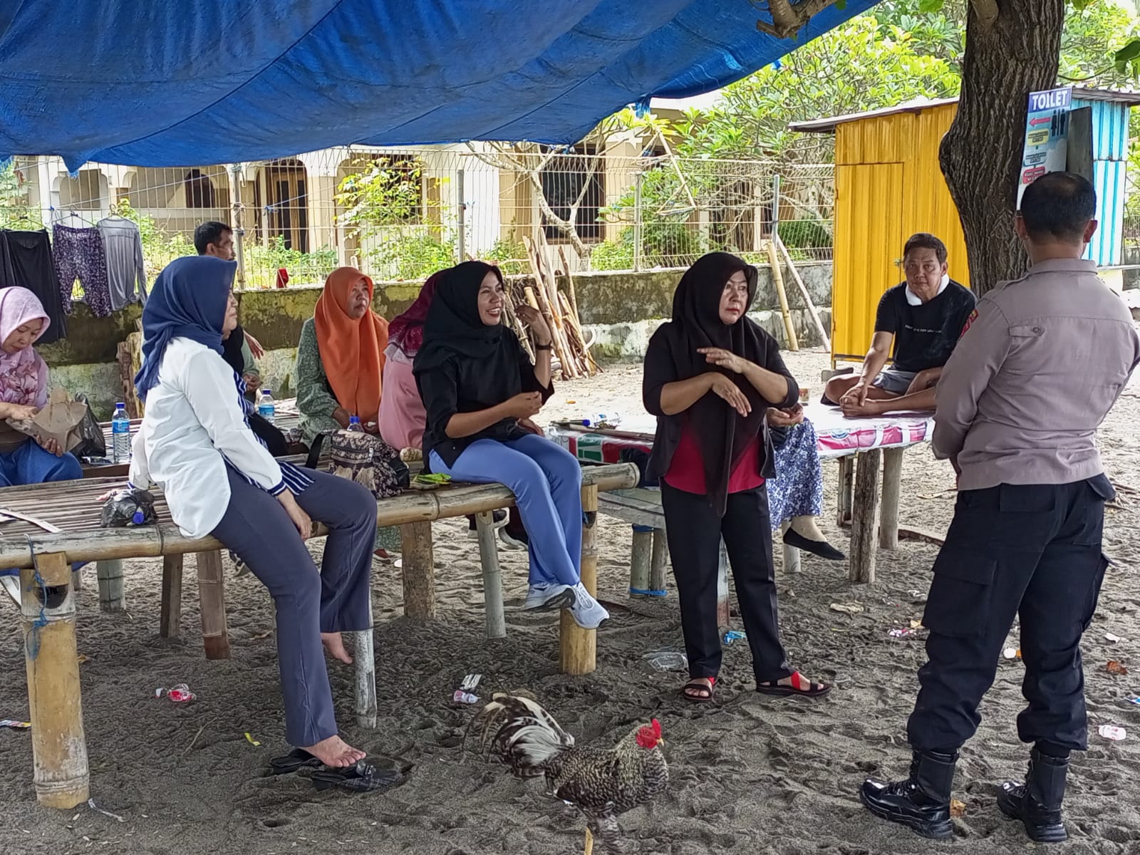 Polres Lombok Barat Giat di Pantai Melasa, Sentuhan Humanis Jaga Kamtibmas