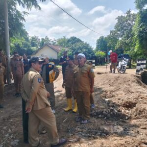 Dampak Banjir Sekotong Dipantau Ketat: Pj Bupati Pastikan Penanganan Tepat Sasaran