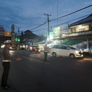 Kamseltibcarlantas di Senggigi: Upaya Polisi Ciptakan Lalu Lintas Aman dan Lancar