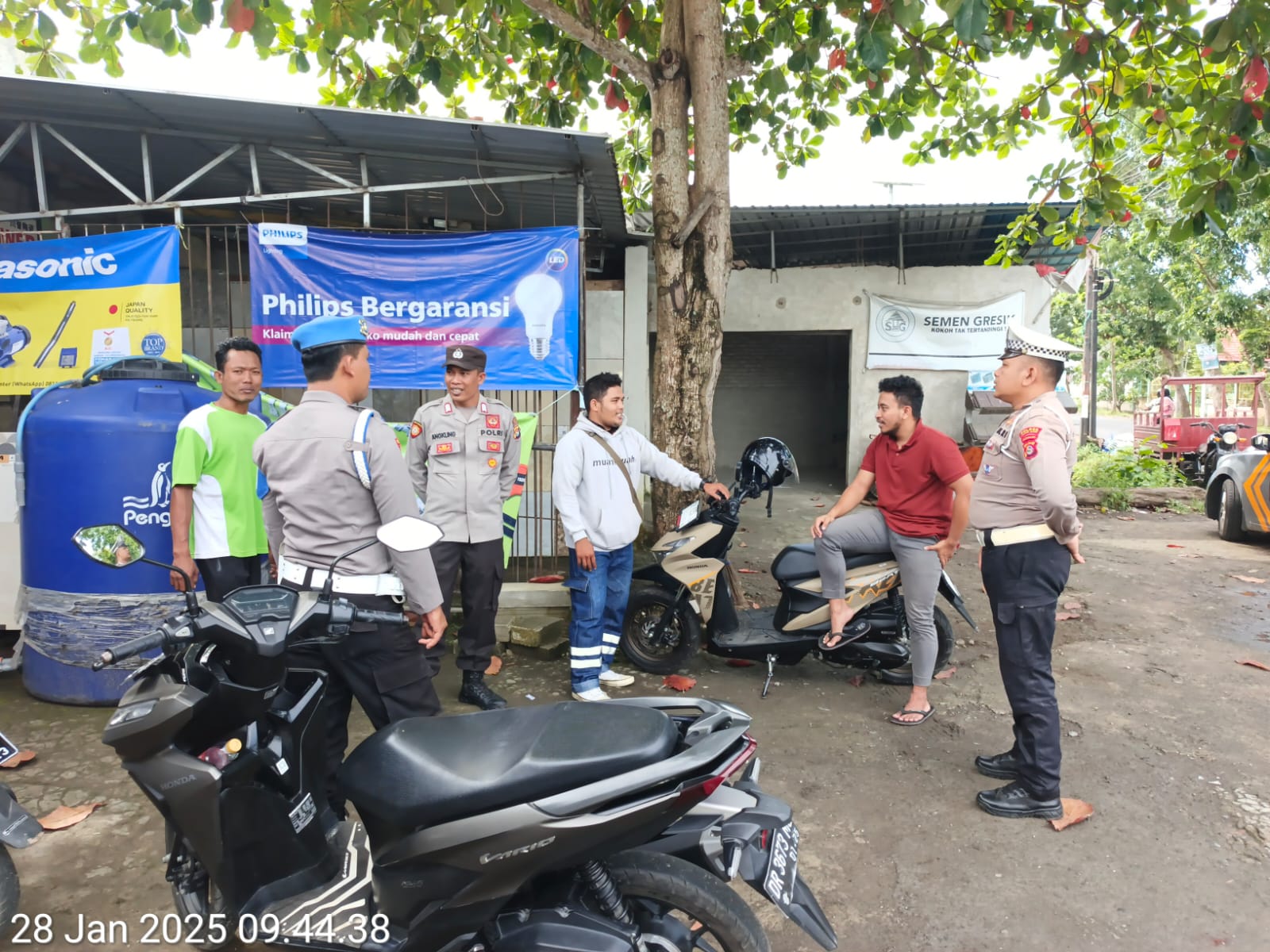 Sinergi Polisi dan Warga, Patroli Dialogis Polsek Kediri Jaga Kamtibmas