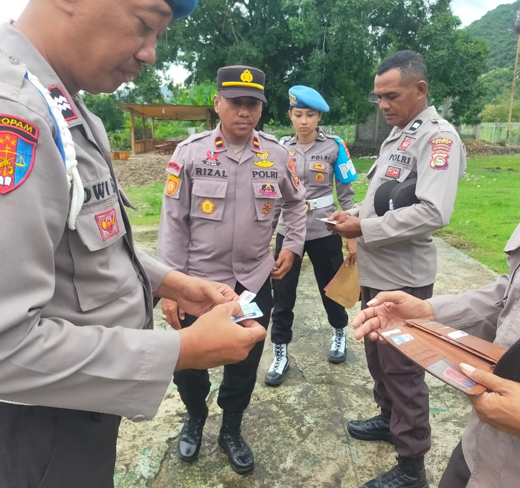 Tim OPSGAKTIBPLIN Polres Dompu Lakukan Pemeriksaan Disiplin Anggota Polsek Hu’u