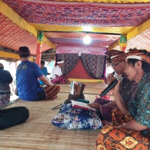 Kapolsek Bayan Sambangi Warga dalam Ritual Adat Tampah Wirang di Lombok Utara