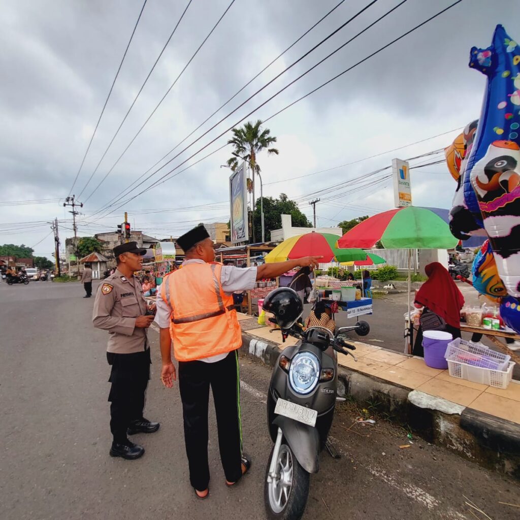 Polisi Gerung Amankan Ngabuburit, Warga Tenang Berbuka Puasa