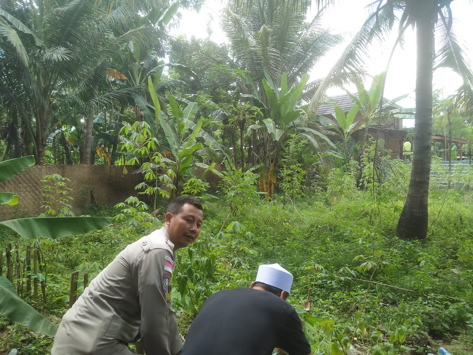 Bhabinkamtibmas Sekotong Ajak Warga Dukung Ketahanan Pangan