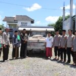 Jumat Curhat Polres Loteng Salurkan Semen Untuk Pembangunan Masjid di Prateng.