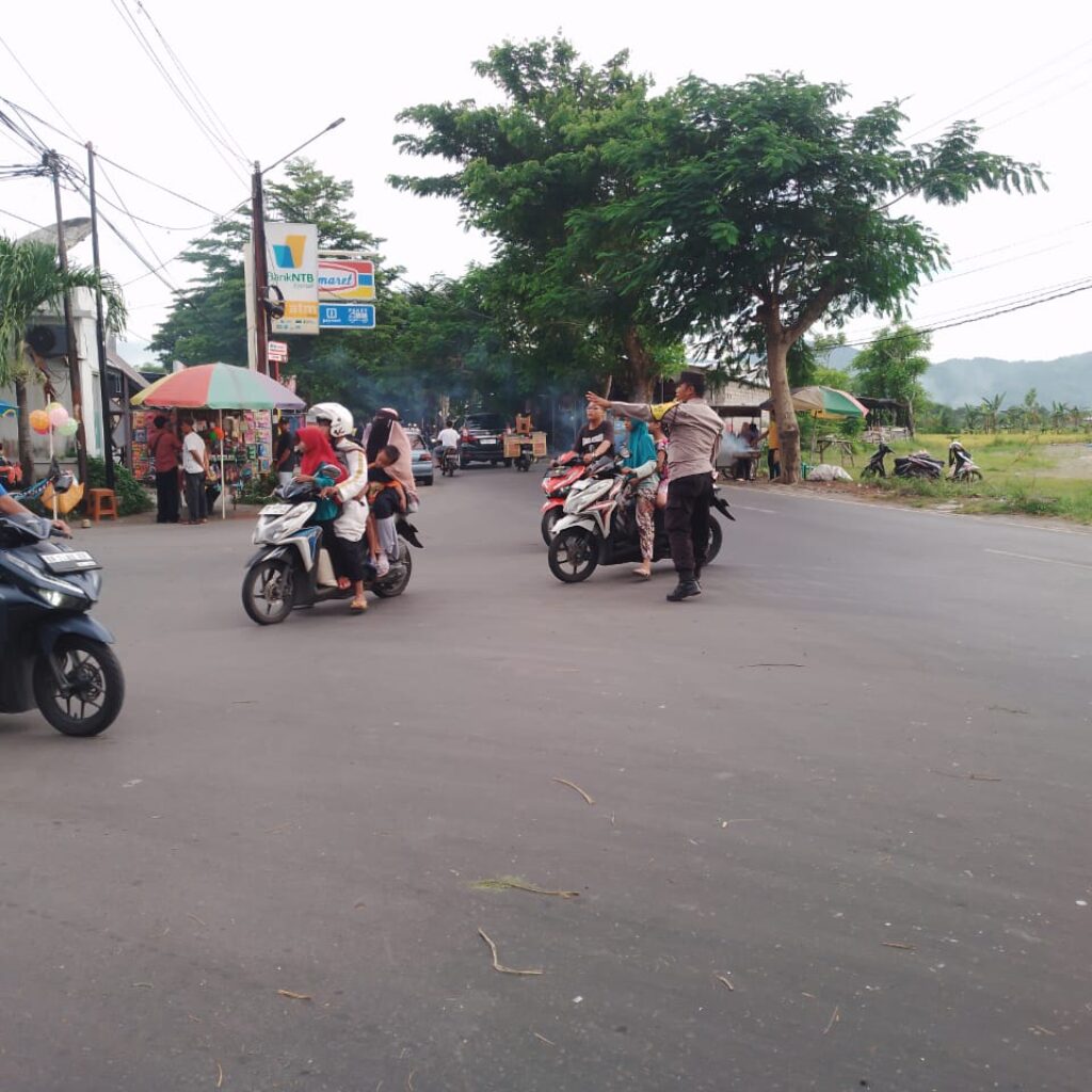 Patroli Rawan Sore: Upaya Polsek Gerung Jaga Ketertiban Ramadan