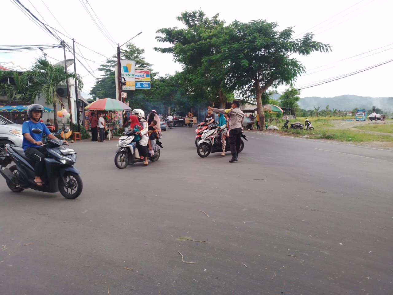 Patroli Rawan Sore: Upaya Polsek Gerung Jaga Ketertiban Ramadan