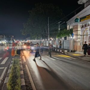 Jemaah Tenang, Polisi Siaga! Pengamanan Tarawih di Kediri Lombok Barat