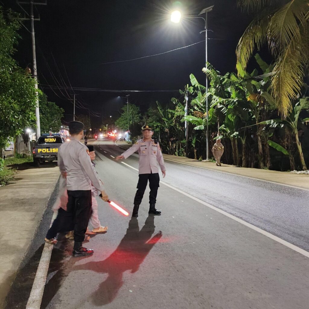 Polsek Lembar Perketat Keamanan Masjid Saat Tarawih di Ramadan 2025