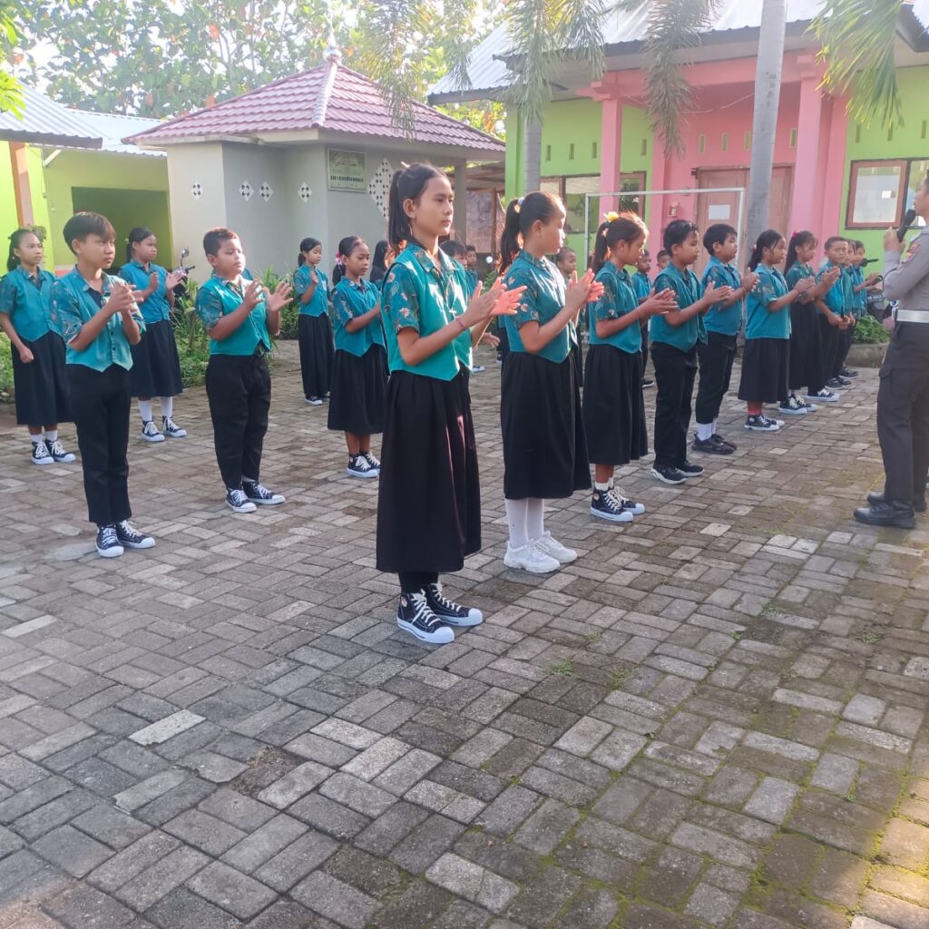 Serunya Pocil di Lombok Barat, Anak SD Dilatih Tertib Lalu Lintas!