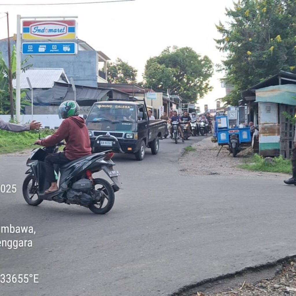 Polsek Sumbawa Laksanakan Pengamanan Ngabuburit Masyarakat Jelang Berbuka Puasa