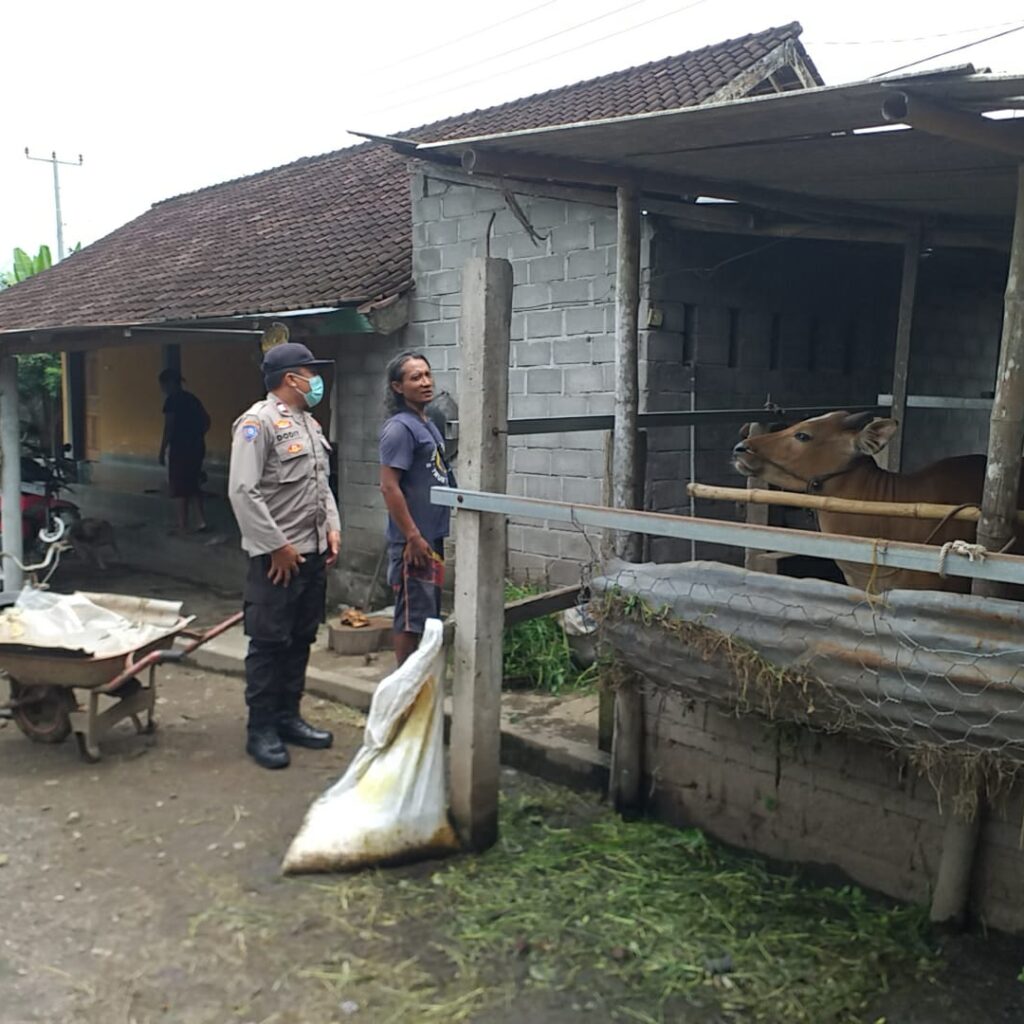 Peran Aktif Bhabinkamtibmas di Kuripan dalam Program Ketahanan Pangan Nasional