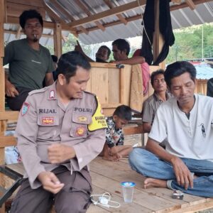 Warga Desa Sie Apresiasi Kinerja Polsek Monta Melalui Sambang Kamtibmas Humanis