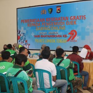 Jelang Hari Bhayangkara Ke-79, Polres Loteng Gelar Pemeriksaan Kesehatan Gratis Pengemudi Ojek.