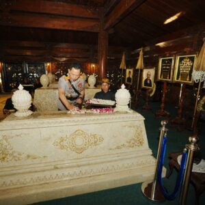 Setelah BJ Habibie-Soeharto, Kapolri akan Ziarah ke Makam Gusdur-Bung Karno Besok