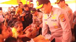 Kapolda NTT Kunjungi Anak-anak Pengungsi Lewotobi, Beri Bingkisan dan Dukungan Trauma Healing