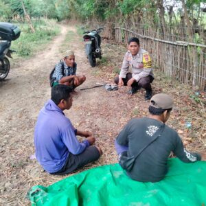 Bhabinkamtibmas Desa Cempi Jaya ajak warga jaga kondusifitas dan dukung ketahanan pangan