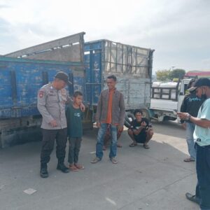 Polsek Kawasan Pelabuhan Laut Bima Gelar Jumat Curhat, Serap Aspirasi Buruh dan Penumpang