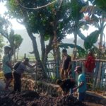 Bhabinkamtibmas Kelurahan Rite Laksanakan Gotong Royong Bersama Mahasiswa dan Warga Binaan