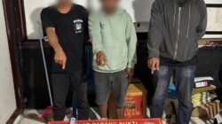 Tim opsnal  sat resnarkoba bersama tim opsnal polsek pekat bekuk Tiga Terduga Pengedar Sabu di Kecamatan PekatTim opsnal  sat resnarkoba bersama tim opsnal polsek pekat bekuk Tiga Terduga Pengedar Sabu di Kecamatan Pekat