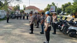 Seksi Propam Polres Lombok Utara Lakukan Pengawasan Internal dalam Pengamanan Audiensi Tenaga Kesehatan