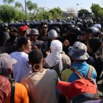 Eksekusi Lahan Sengketa di Alas Barat Ditunda: Tiga Personel Polisi Terluka Akibat Perlawanan Massa