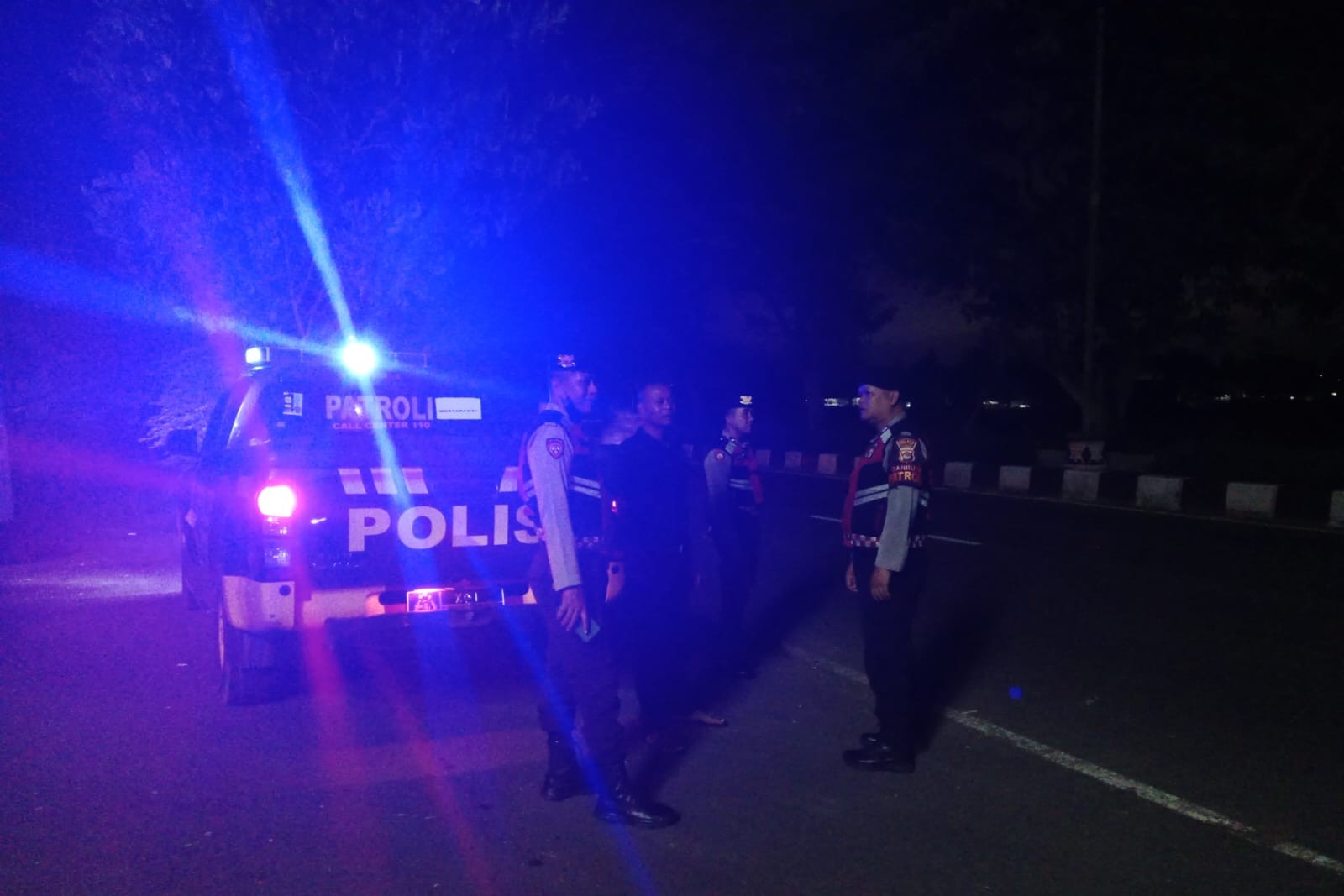 Jamin Keamanan, Polisi Sisir Jalur Rawan Kejahatan di Lombok Barat