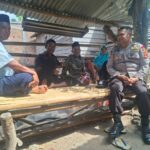 Laksanakan Jum’at Curhat, Kanit Binmas Polsek Wawo Ajak Warga Jaga Kamtibmas